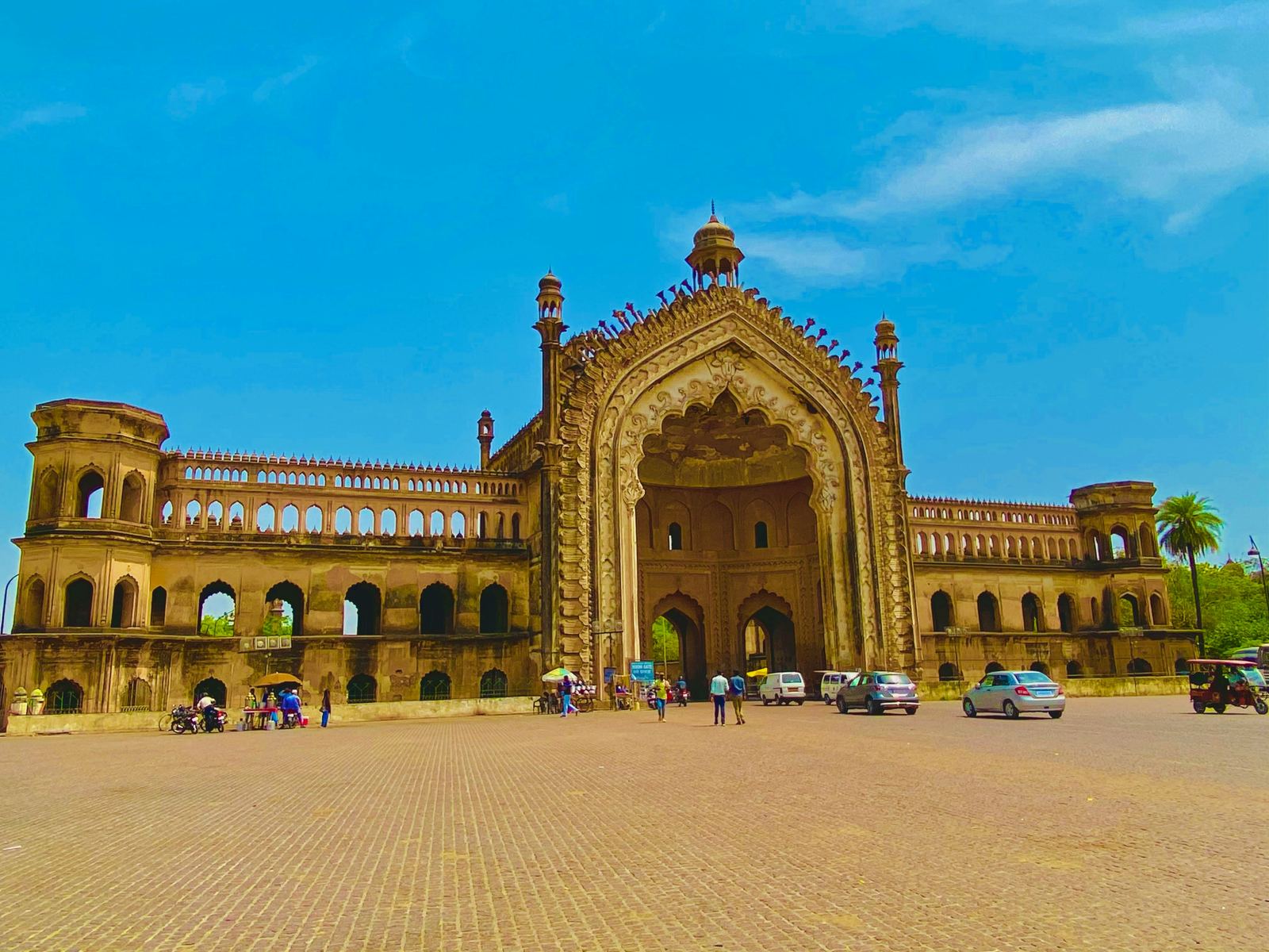 Hotels in Lucknow